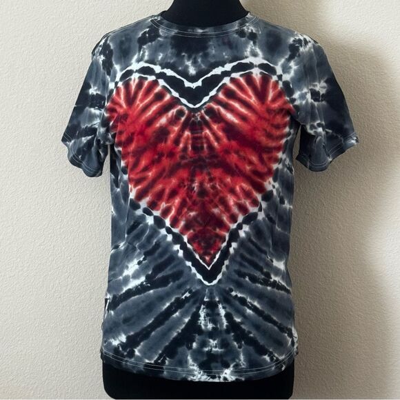 Unbranded Tops - Tie Dye Heart Graphic T Shirt Womens Small Y2K Rainbow Tee Casual Festival Top